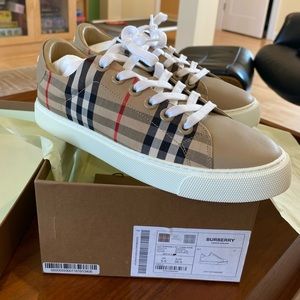 Burberry sneakers
